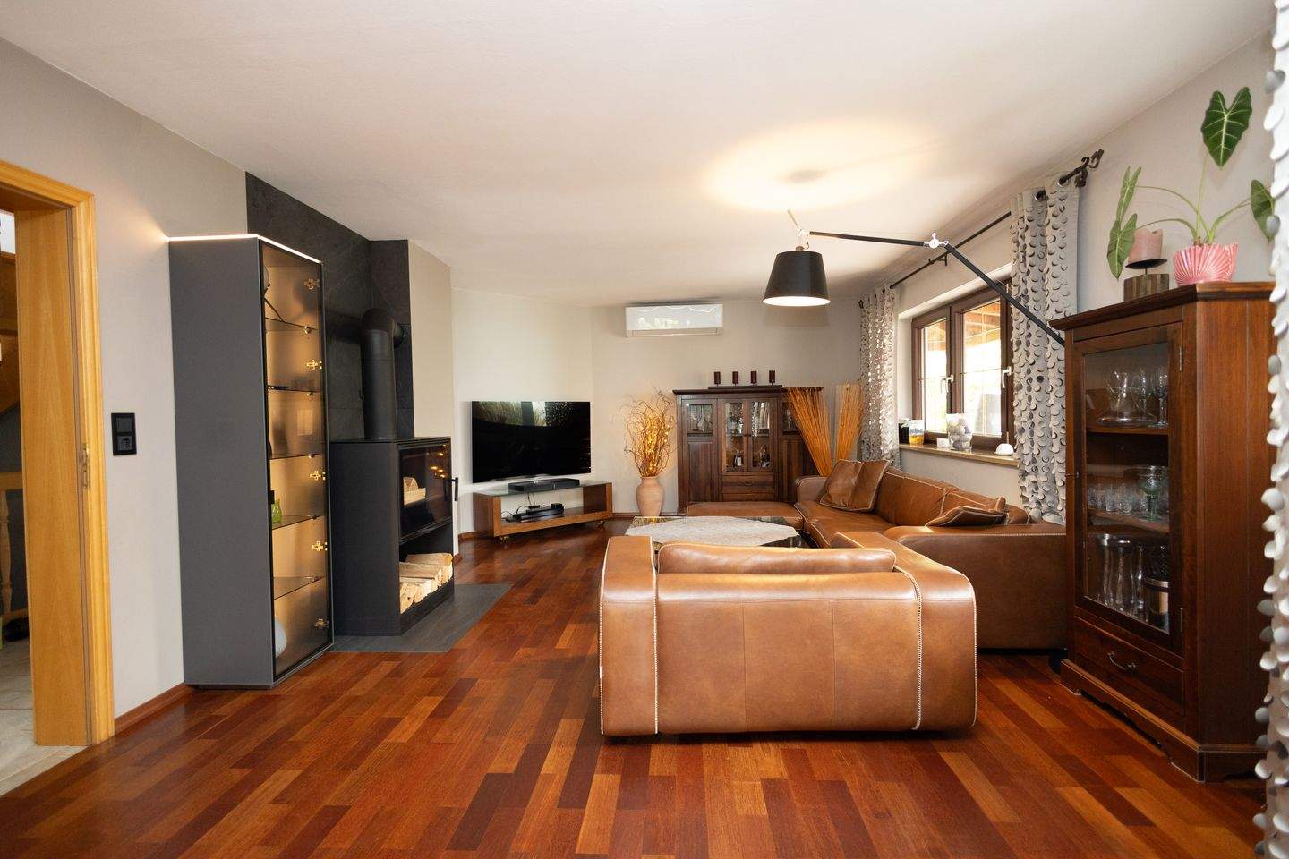 Immobilie in Ellingen - Familientraum & Gartenparadies: Gepflegtes EFH in ruhiger Umgebung - Bild 2