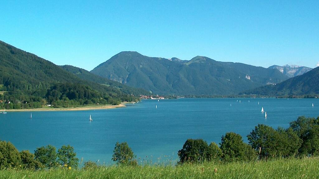 Wohnung zum Kauf 366.000 € 2 Zimmer 38,9 m² 2. Geschoss frei ab sofort Ludwig-Erhard-Platz 8 Gmund am Tegernsee 83703