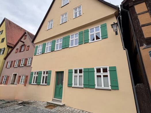 Wohnung zur Miete 1.120 € 4 Zimmer 93 m² Geschoss 2/3 frei ab sofort Untere Schmiedgasse 2 Dinkelsbühl Dinkelsbühl 91550