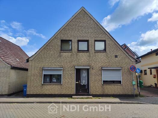 Haus zum Kauf 225.000 € 4 Zimmer 135 m² 698 m² Grundstück Uetersen 25436