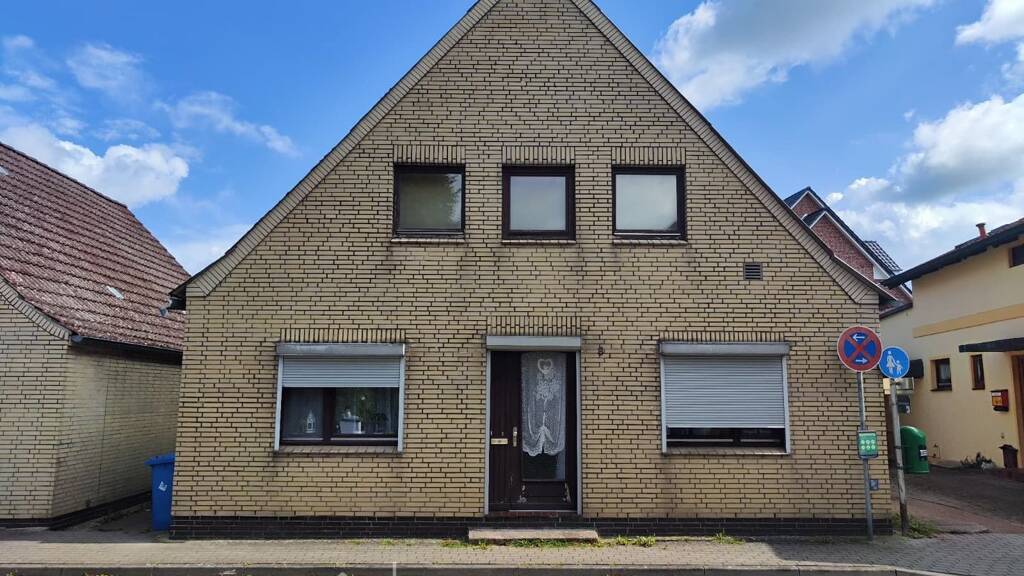 Haus zum Kauf 215.000 € 4 Zimmer 135 m² 698 m² Grundstück Uetersen 25436