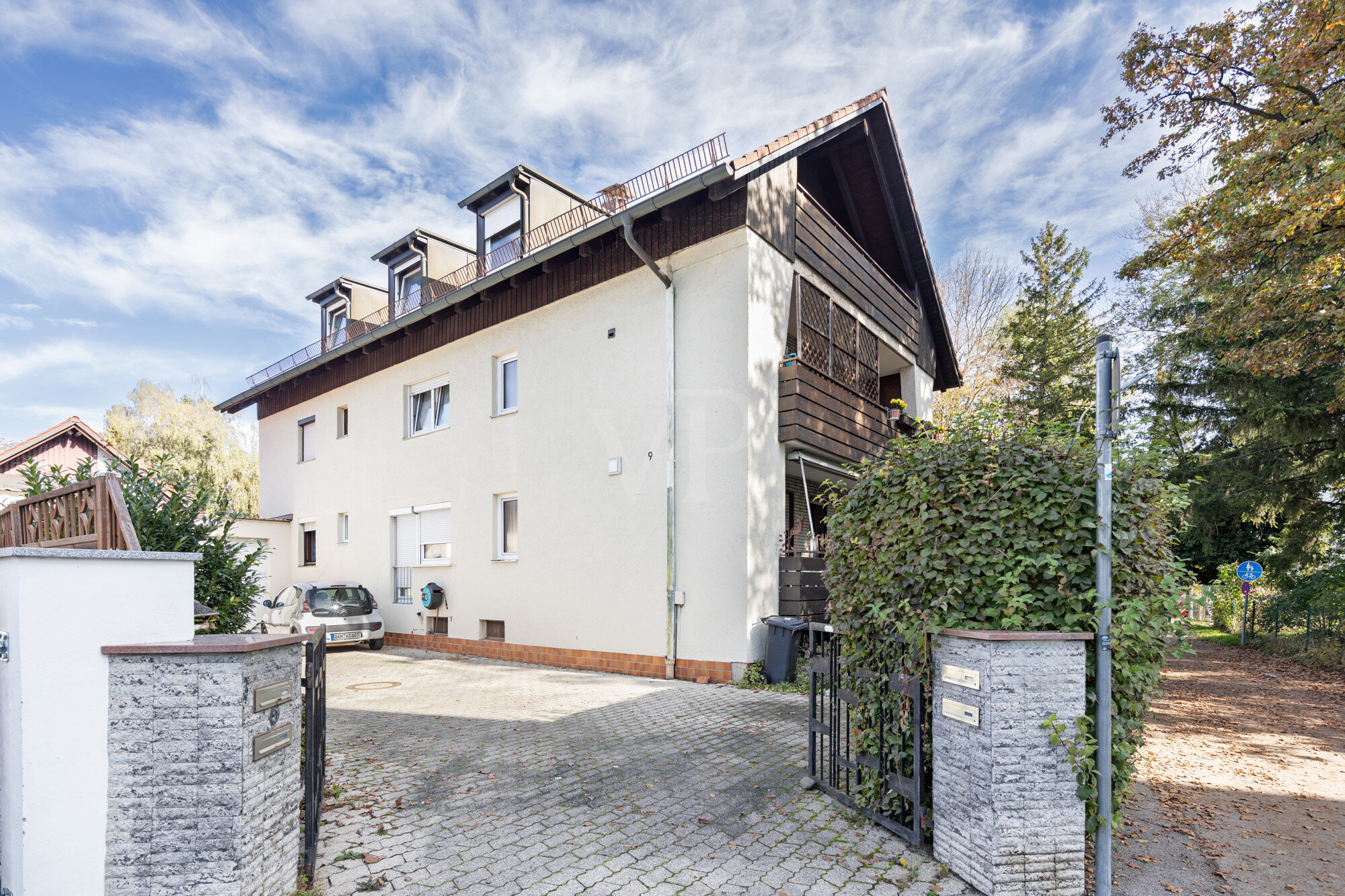 Mehrfamilienhaus zum Kauf 1.530.000 € 14 Zimmer 425 m²<br/>Wohnfläche 887 m²<br/>Grundstück Karlsfeld 85757