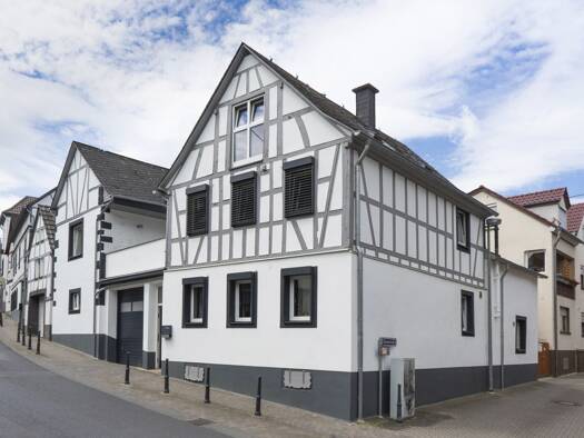 Bauernhaus zum Kauf 440.000 € 5 Zimmer 126 m² 301 m² Grundstück Kärlich Mülheim-Kärlich 56218