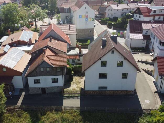 Haus zum Kauf provisionsfrei 119.000 € 9 Zimmer 175 m² 300 m² Grundstück frei ab sofort Jüchsen Grabfeld 98631