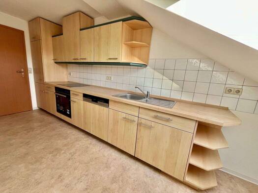 Wohnung zur Miete 475 € 3 Zimmer 82 m² frei ab sofort Limbach-Oberfrohna Limbach-Oberfrohna 09212