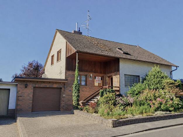 Einfamilienhaus zum Kauf provisionsfrei 519.000 € 8 Zimmer 150 m² 868 m² Grundstück Sudetenstraße 14 Niederissigheim Bruchköbel 63486