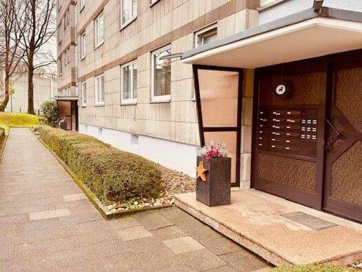 Wohnung zum Kauf 109.000 € 2 Zimmer 65 m² Geschoss 1/5 frei ab sofort Erkrather Straße 60 Vohwinkel Wuppertal 42329