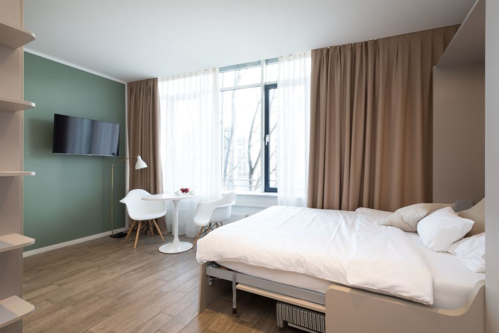 Wohnung zur Miete Wohnen auf Zeit 2.511 € 1 Zimmer 27 m²<br/>Wohnfläche 10.10.2024<br/>Verfügbarkeit Westendstraße Am Waldfriedhof München 80686