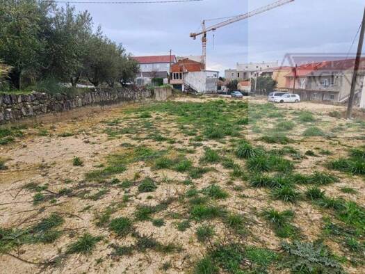 Land-/Forstwirtschaft zur Miete 1.800 € Solin