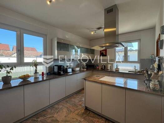 Haus zum Kauf 420.000 € 5 Zimmer 315 m² Dakovo Đakovo