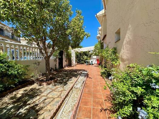 Doppelhaushälfte zur Miete 2.050 € 4 Zimmer 215 m² Benalmádena 29631
