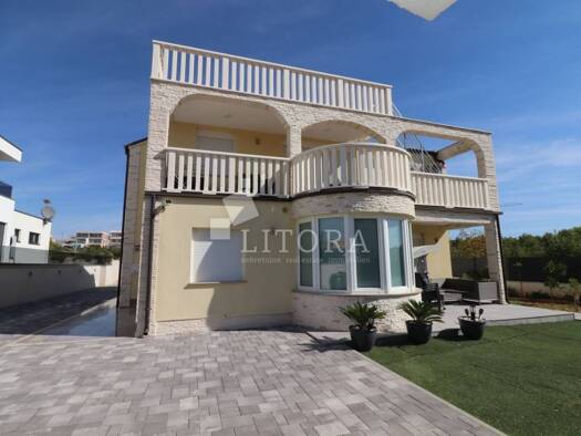 Wohnung zur Miete 1.200 € 4 Zimmer 105 m² 1. Geschoss Vodice Vodice 22211