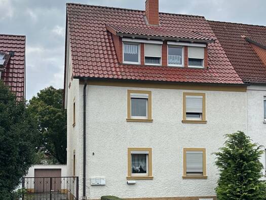 Doppelhaushälfte zum Kauf provisionsfrei 247.000 € 7 Zimmer 136 m² 532 m² Grundstück frei ab sofort Bergrheinfeld 97493