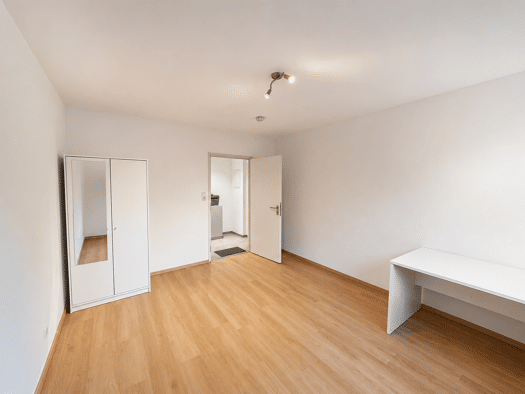 WG-Zimmer zur Miete 250 € 21 m² Geschoss 1/5 frei ab sofort Ost Süd 70188