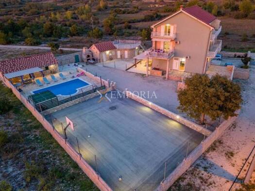 Haus zum Kauf 799.000 € 11 Zimmer 650 m² Benkovac