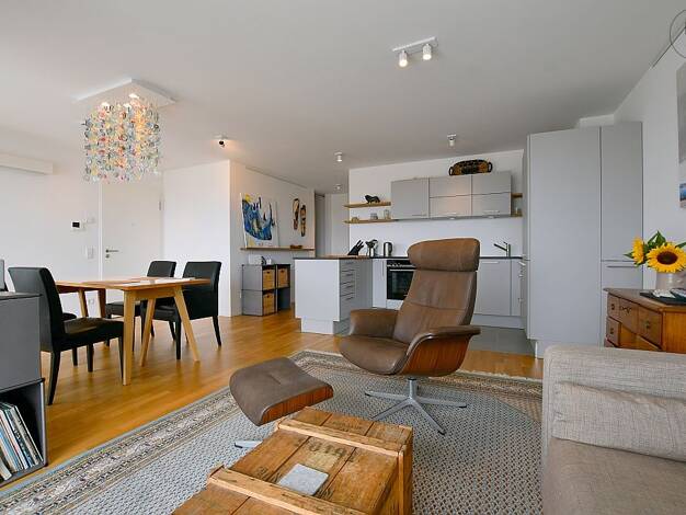 Wohnung zur Miete auf Zeit 1.490 € 2,5 Zimmer 74 m² frei ab 10.10.2026 Mitte 70182