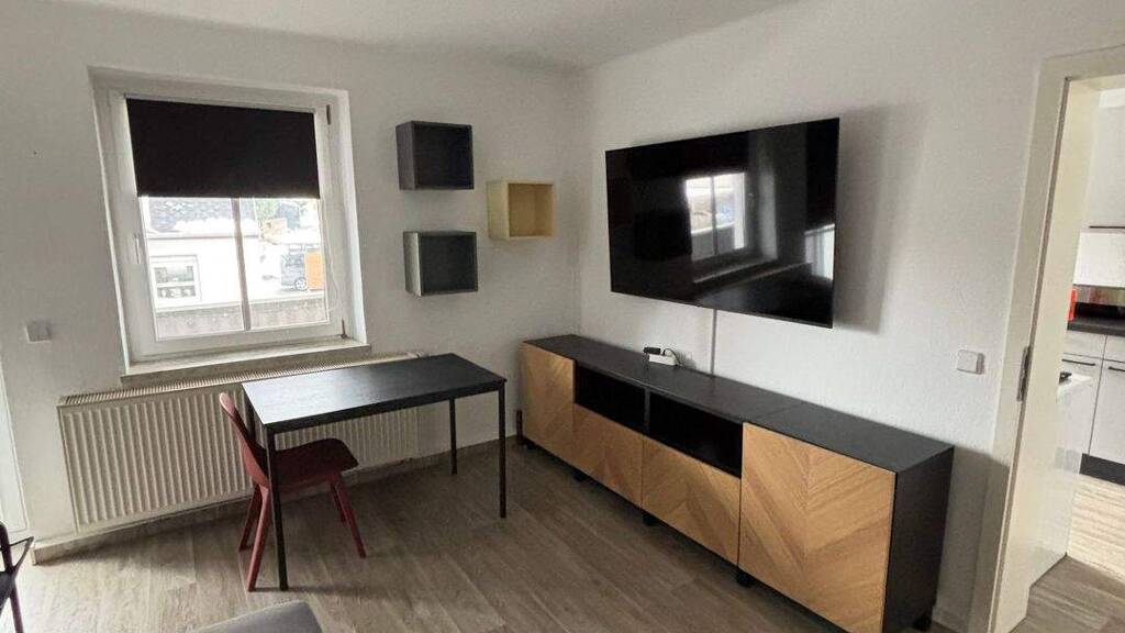 Wohnung zur Miete 293 € 2 Zimmer 49,7 m² 2 Geschosse frei ab 01.05.2026 Kopernikusstraße 17 b Glauchau 08371