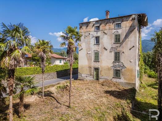 Villa zum Kauf 295.000 € 12 Zimmer 650 m² 30.000 m² Grundstück Castiglione di Garfagnana 55033