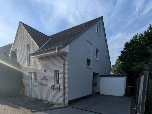 Doppelhaushälfte zur Miete 1.760 € 4 Zimmer 140 m² 230 m² Grundstück frei ab 01.10.2026 Repelen Moers 47445
