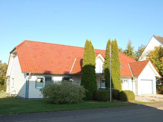 Haus zum Kauf 225.000 € 6 Zimmer 230 m² 1.160 m² Grundstück Giershagen Marsberg 34431