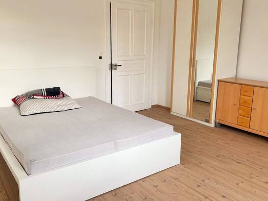 WG-Zimmer zur Miete Wohnen auf Zeit 640 € 25 m² frei ab 30.12.2025 Neckarstraße 0 Stadtmitte Esslingen Zentrum 73728