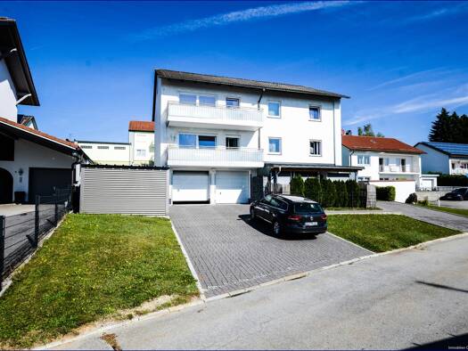 Mehrfamilienhaus zum Kauf 449.000 € 10 Zimmer 250 m² 874 m² Grundstück Deggendorf Deggendorf 94469