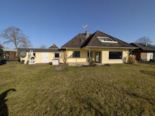 Einfamilienhaus zur Miete 1.350 € 6,5 Zimmer 167 m² 767 m² Grundstück Lindwedel 29690