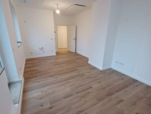 Studio zur Miete 450 € 1 Zimmer 33 m² 1. Geschoss Rath Düsseldorf 40472