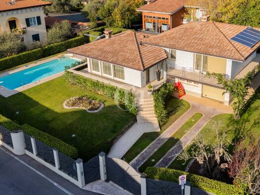 Einfamilienhaus zum Kauf 1.800.000 € 5 Zimmer 195 m² 600 m² Grundstück frei ab sofort Gnutti 31 Toscolano Maderno 25088