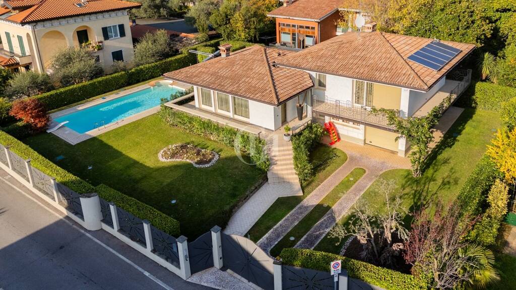 Einfamilienhaus zum Kauf 1.800.000 € 5 Zimmer 195 m² 600 m² Grundstück frei ab sofort Gnutti 31 Toscolano Maderno 25088