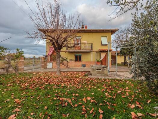 Haus zum Kauf 145.000 € 3 Zimmer 200 m² 3.000 m² Grundstück frei ab sofort Montepulciano