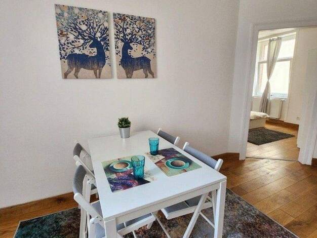 Wohnung zur Miete 700 € 2 Zimmer 87 m² 1. Geschoss Wiesbaden 65189