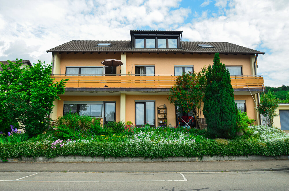 Mehrfamilienhaus zum Kauf 759.000 € 13 Zimmer 300 m²<br/>Wohnfläche 780 m²<br/>Grundstück Gailingen am Hochrhein 78262