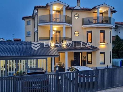 Haus zum Kauf 1.560.000 € 12 Zimmer 497 m² Pjescana Uvala Vinkuran