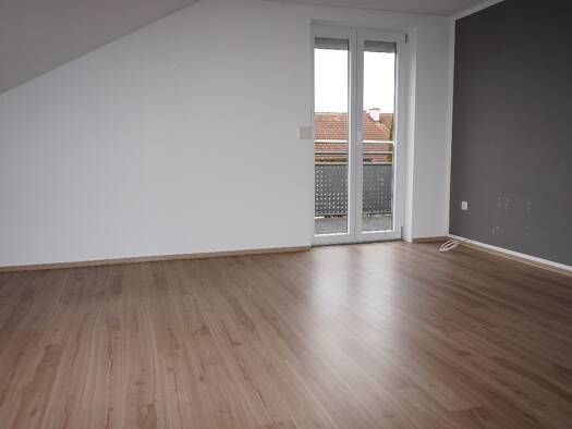 Wohnung zur Miete 875 € 3 Zimmer 70 m² Dachgeschoss Kaufering 86916