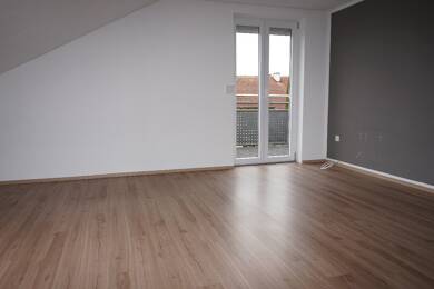 Wohnung zur Miete 875 € 3 Zimmer 70 m² Dachgeschoss Kaufering 86916