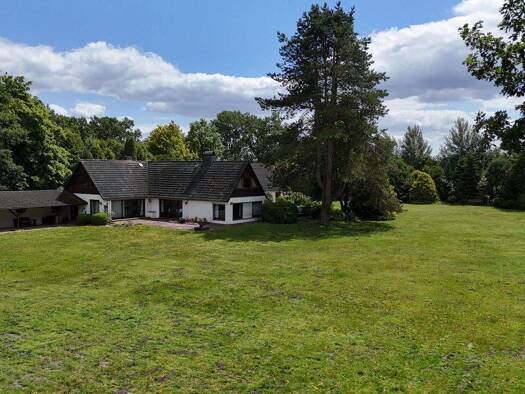 Villa zum Kauf 1.750.000 € 12 Zimmer 530 m² 20.456 m² Grundstück Wulksfelde Tangstedt-Wiemerskamp 22889