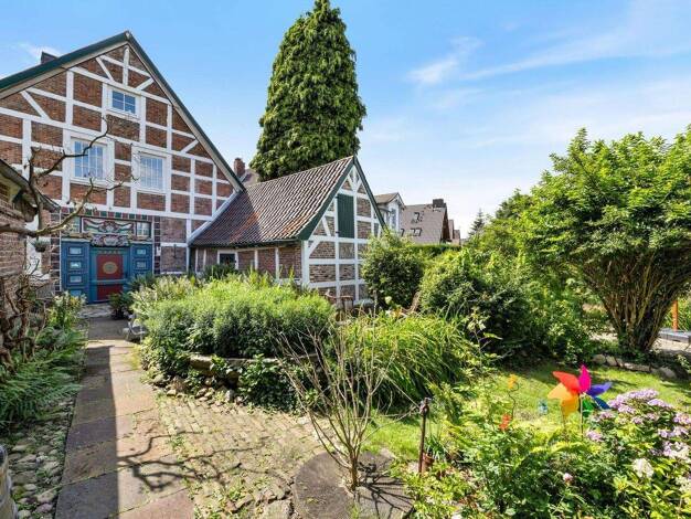 Einfamilienhaus zum Kauf provisionsfrei 1.200.000 € 11 Zimmer 360 m² 1.400 m² Grundstück Estebrügge Jork 21635