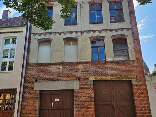 Haus zum Kauf 50.500 € 12 Zimmer 380 m² 150 m² Grundstück frei ab sofort Bad Liebenwerda 04924