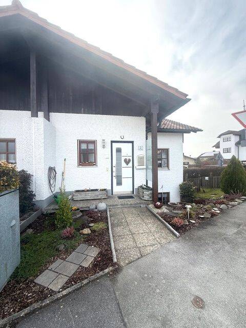 Immobilie in Salzweg - Hochwertige DHH mit Keller, Garten, Garage u. Carport ! Einziehen und Wohlfühlen! - Bild 2