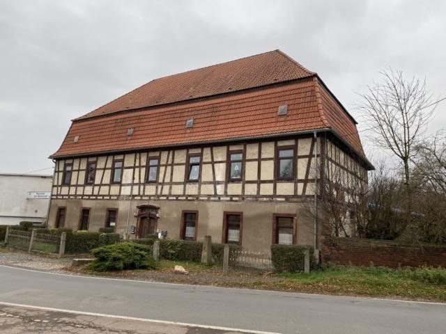 Mehrfamilienhaus zum Kauf als Kapitalanlage geeignet 95.000 € 10 Zimmer 290 m²<br/>Wohnfläche 547 m²<br/>Grundstück Bornstedt 06295