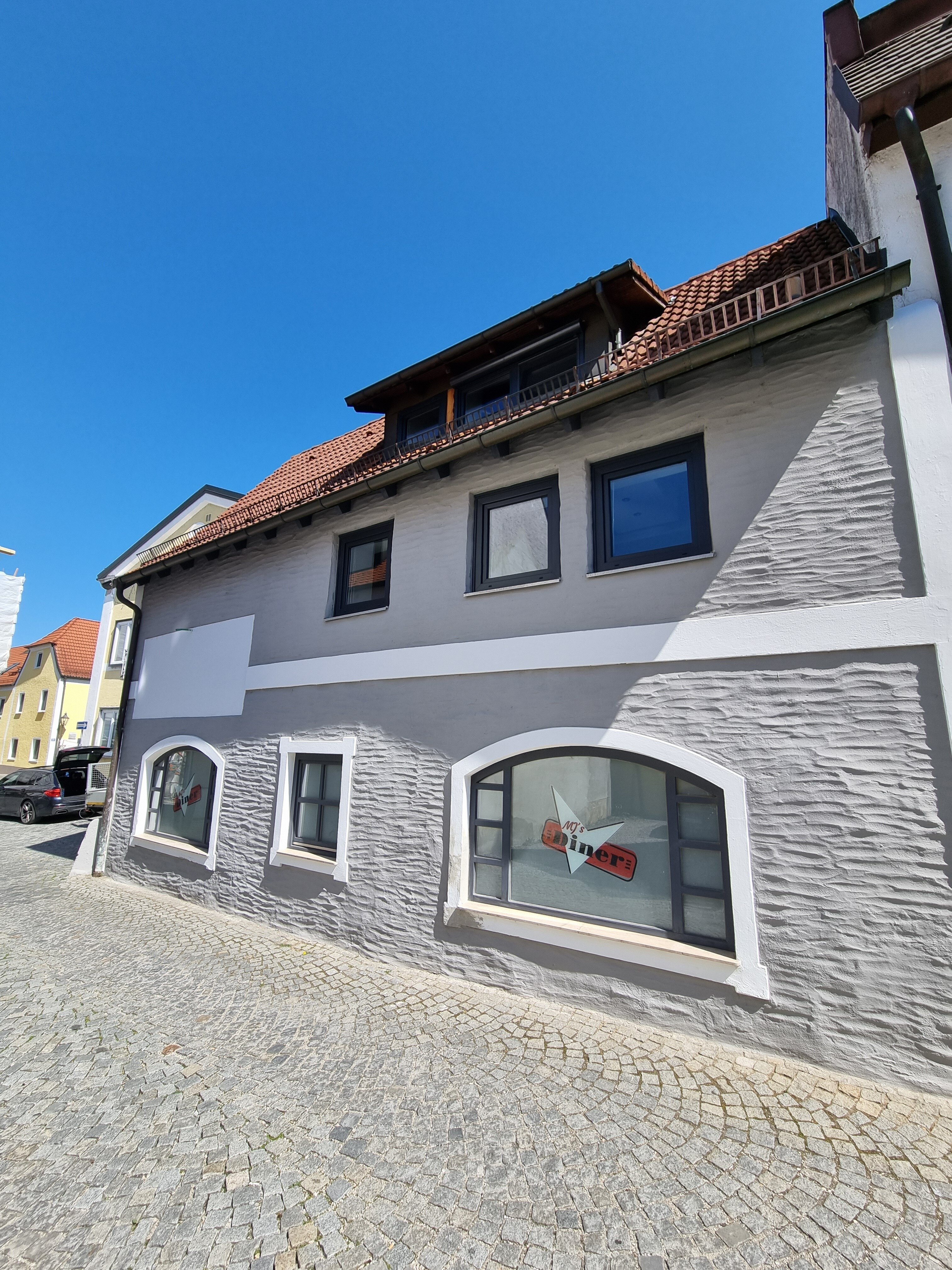 Haus zum Kauf 5 Zimmer 247 m²<br/>Wohnfläche 250 m²<br/>Grundstück ab sofort<br/>Verfügbarkeit Abensberg Abensberg 93326