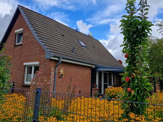 Einfamilienhaus zum Kauf provisionsfrei 295.000 € 4 Zimmer 137,5 m² 366 m² Grundstück Wesselburen 25764