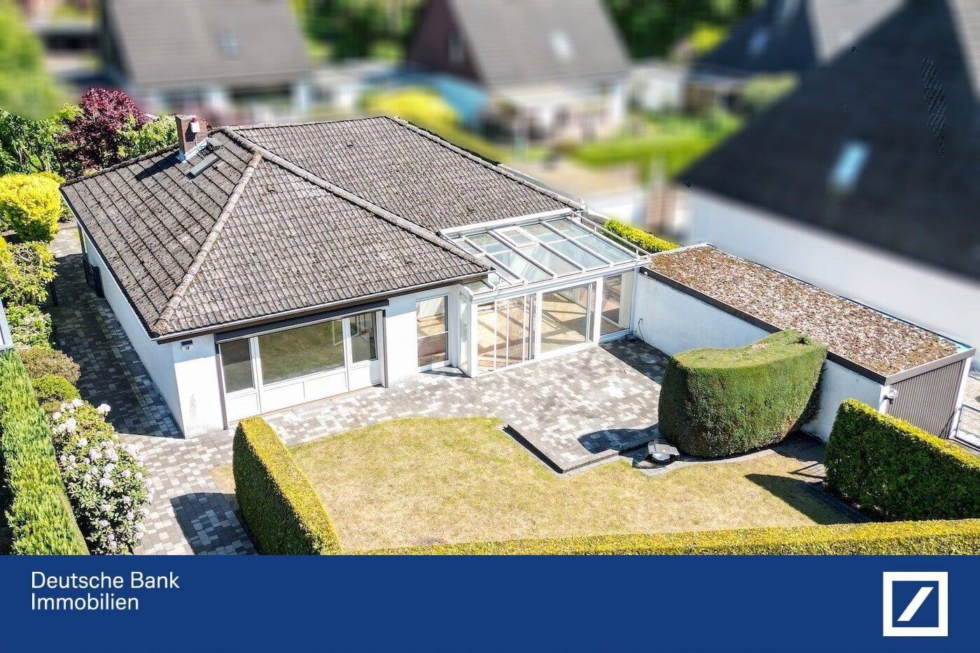 Ruhig gelegener Bungalow mit 4 bis 5 Zimmern und großem Wintergarten in Henstedt-Ulzburg