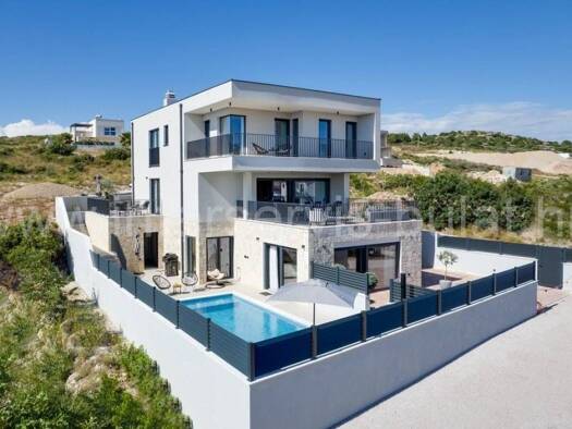 Haus zur Miete 4.200 € 10 Zimmer 295 m² Sibenik