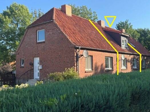 Reihenmittelhaus zum Kauf 140.000 € 4 Zimmer 82 m² 371 m² Grundstück Röbel Süsel 23701