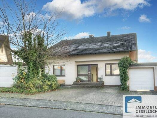 Mehrfamilienhaus zum Kauf 410.000 € 8 Zimmer 200 m² 712 m² Grundstück Honneroth Altenkirchen 57610
