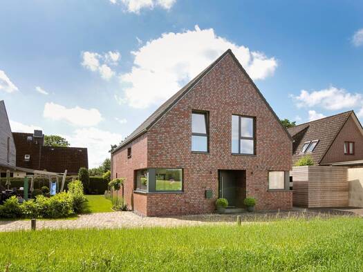 Mehrfamilienhaus zum Kauf provisionsfrei 1.200.000 € 6 Zimmer 155 m² 400 m² Grundstück frei ab sofort Asternweg 7b Ahrensburg 22926