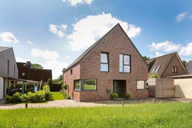 Haus zum Kauf provisionsfrei 1.400.000 € 6 Zimmer 155 m² 400 m² Grundstück frei ab sofort Ahrensburg 22926
