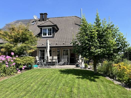 Doppelhaushälfte zum Kauf 595.000 € 4 Zimmer 117 m² 968 m² Grundstück frei ab 01.04.2027 Bergheim Rheinhausen 47228